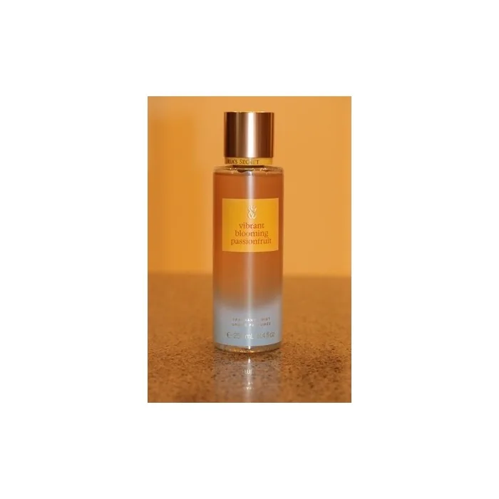 Victoria's Secret Vibrant Blooming Passionfruit Fragrance Mist 84oz