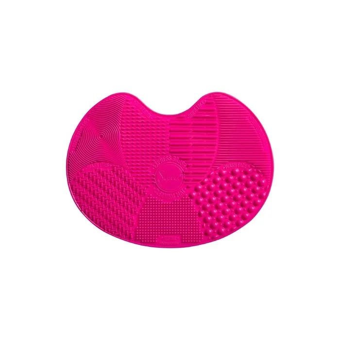 Sigma Beauty Makeup Brush Cleaner Mat - Sigma Spa Express Silicone Makeup Brush Cleaning Mat with Suction Cups for Cleaning Makeup Brushes, Compact Design Fit for Any Travel Makeup Kit Pink