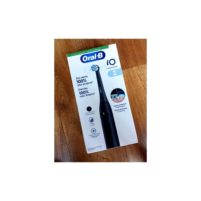 Oral-B Io Pro Electric Toothbrush with 3 Cleaning Modes and Pressure Sensor