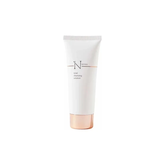 Nieves By Nieves Alvarez Total Cleansing Solution 100ml