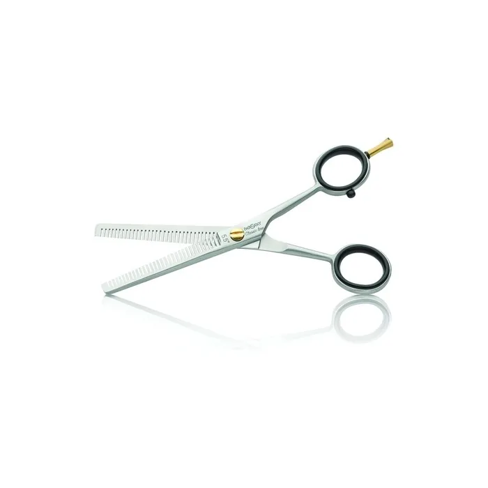 Iwasaki Classic Scissors 5.5 Inch 32 Double Teeth