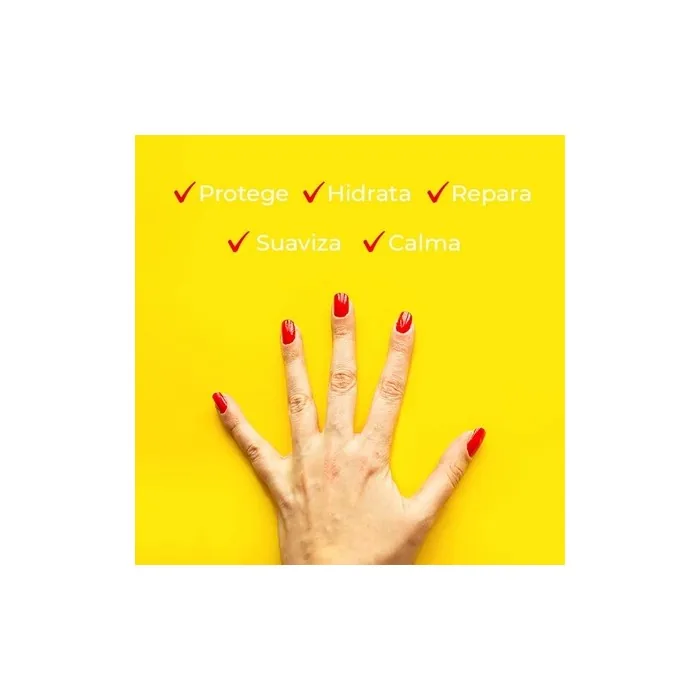 Carmex Strawberry Moisturising Lip Balm SPF15 4.25g
