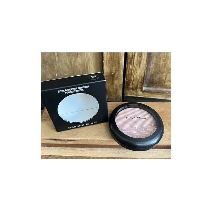 MAC Extra Dimension Skinfinish Liquid Powder Beaming Blush Highlighter 0.31 Oz