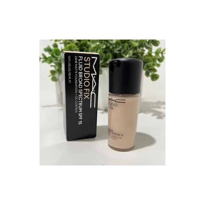 MAC Studio Fix Fluid SPF 15 24H Matte Foundation Oil Control NW5 Authentic