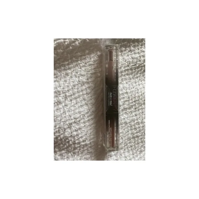 Huda Beauty Matte & Metallized Eyeshadows Request Line & Slow Jams