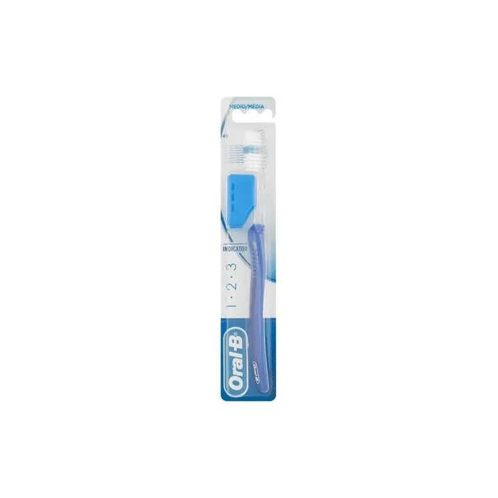 Oral-B Medium Toothbrush with Indicator Bristles 40 Count